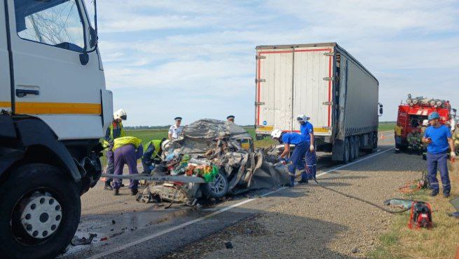 Трое детей и двое взрослых погибли в аварии в Крымском районе